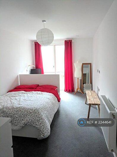 1 Bedroom Flat To Rent In Cooks Road, London, E15