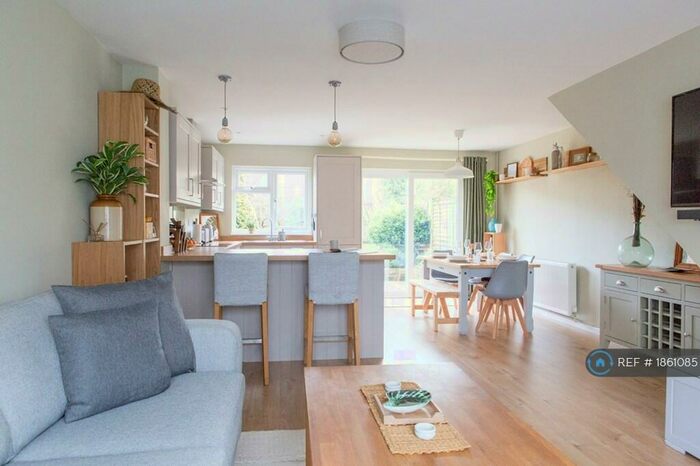 3 Bedroom End Of Terrace House To Rent In Woodhouse Close, Cirencester, GL7