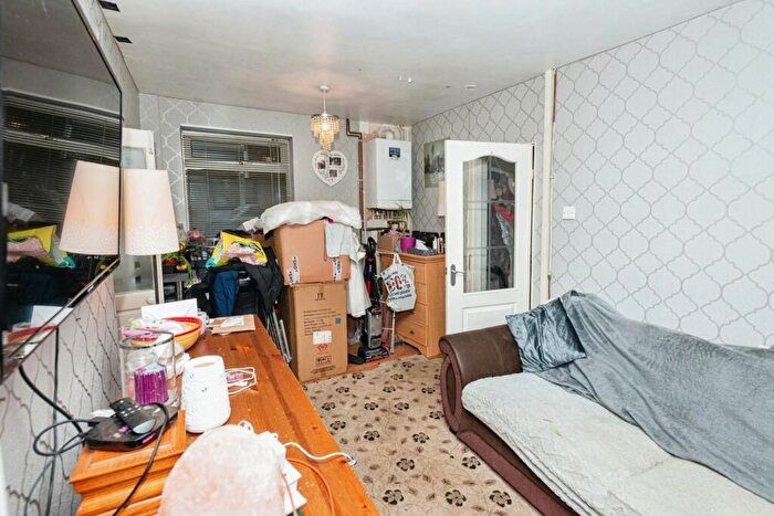 2 Bedroom Semi-Detached House For Sale In Rose Hill Road, Ashton-under-Lyne, OL6