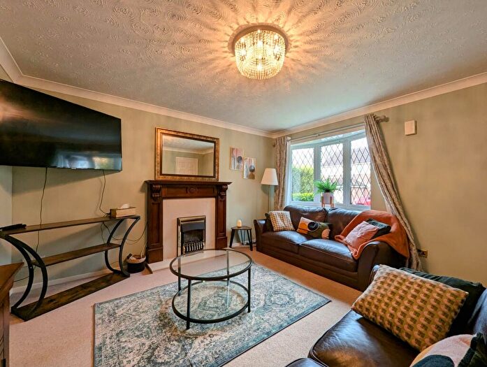 3 Bedroom Detached House For Sale In Daylesford Drive, Newcastle Upon Tyne, NE3