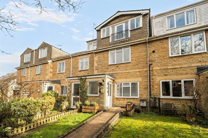 3 Bedroom Cottage For Sale In Lodge Terrace, Chipping Norton, OX7