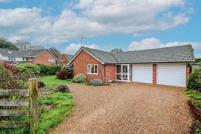 4 Bedroom Detached Bungalow For Sale In Lane End, Crowmarsh Gifford, OX10