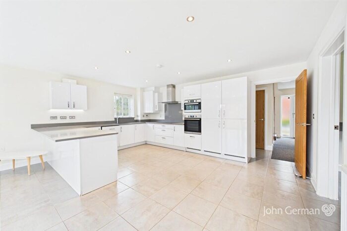 5 Bedroom Detached House For Sale In Kingfisher Gardens, Tatenhill Lane, Branston, DE14