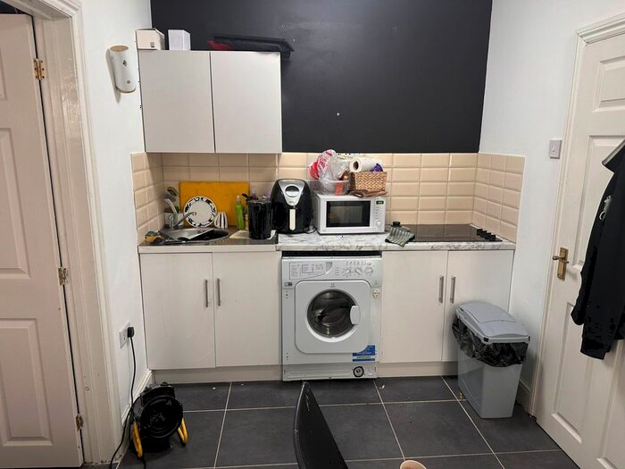 1 Bedroom Flat To Rent In Elmstead Road, Ilford, IG3