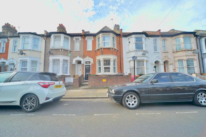 4 Bedroom Semi-Detached House To Rent In Seventh Avenue, London E12