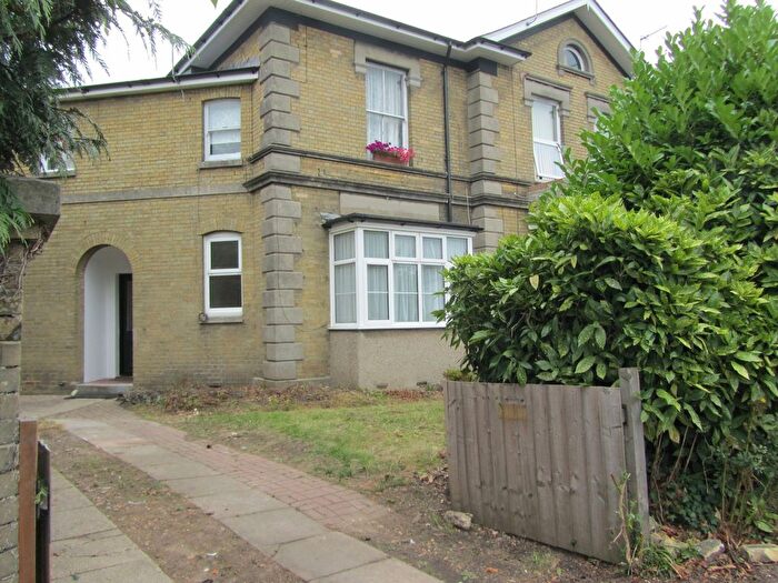 2 Bedroom Flat To Rent In Winchester Road, Southampton, Hampshire, SO16