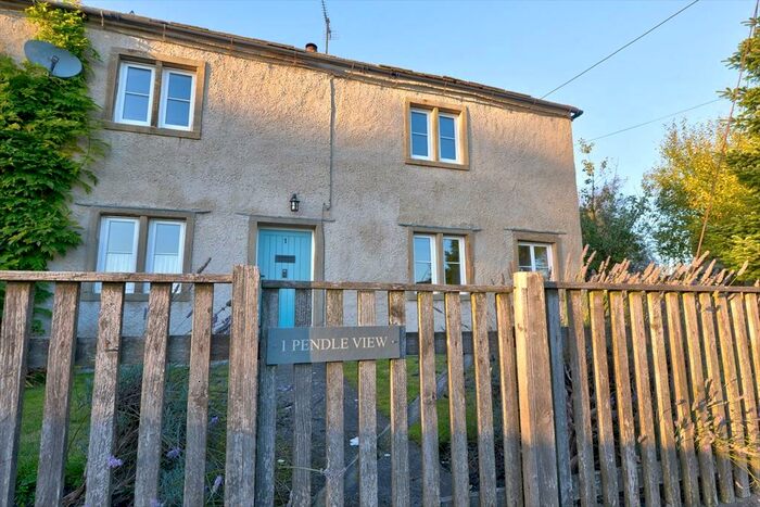 3 Bedroom Cottage To Rent In Halton West, Hellifield, BD23