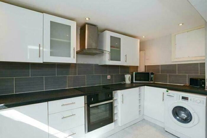 4 Bedroom Flat To Rent In Forest Road East, Nottingham, Nottinghamshire, NG1
