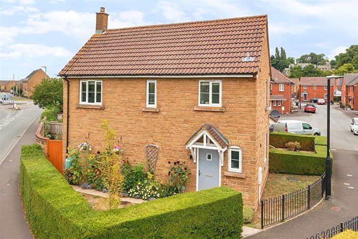 3 Bedroom Semi-Detached House For Sale In Canal Way, Ilminster, TA19