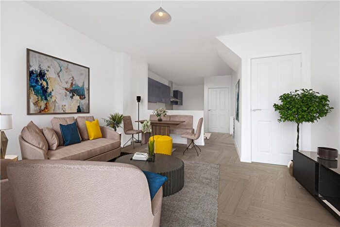 3 Bedroom Town House For Sale In Bradshaw Lane, Edinburgh, EH12
