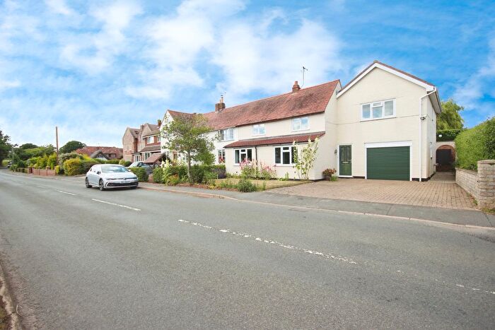4 Bedroom Semi-Detached House For Sale In Wolverton Fields, Norton Lindsey, Warwick, Warwickshire, CV35