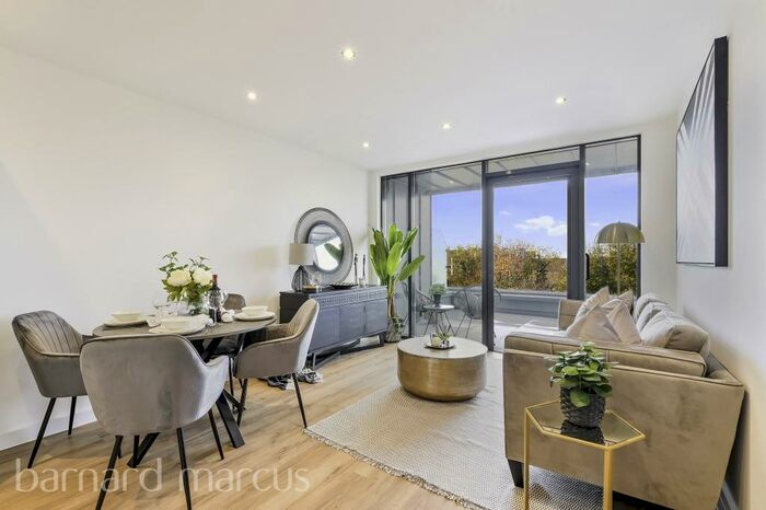 2 Bedroom Apartment To Rent In Upper High Street, Epsom, KT17