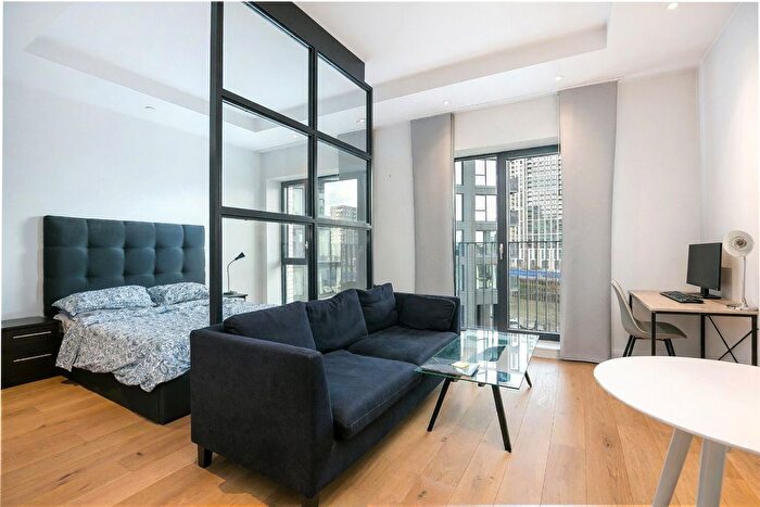 Studio For Sale In Grantham House, Botanic Square, City Island, E14