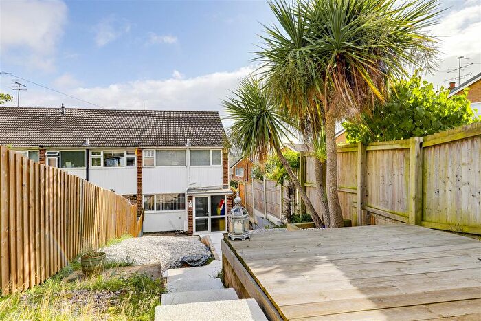 3 Bedroom End Of Terrace House For Sale In County Road, Gedling, Nottinghamshire, NG4