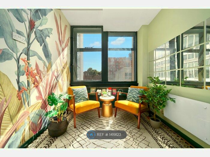 2 Bedroom Flat To Rent In Metro Central Heights, London, SE1