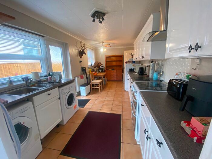 2 Bedroom Bungalow For Sale In Kingrosia Park, Clydach, Swansea, SA6