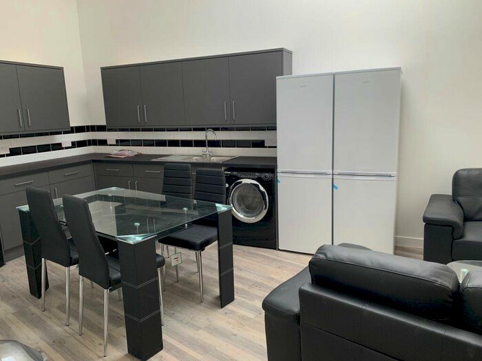 5 Bedroom Apartment To Rent In Market Place, Loughborough, LE11