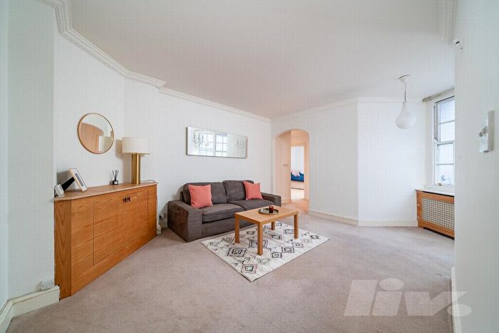 2 Bedroom Apartment To Rent In Grove End Road, St. John's Wood, NW8