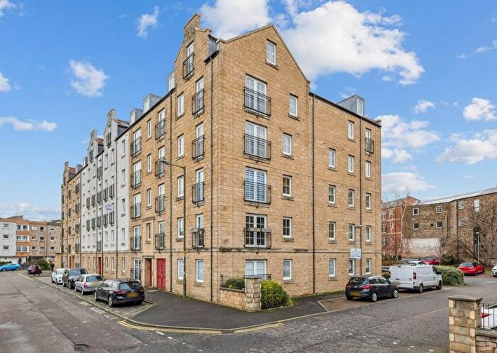 1 Bedroom Flat For Sale In Giles Street, Edinburgh, EH6