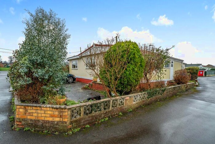 3 Bedroom Park Home For Sale In Woodcock Park, Warminster, BA12