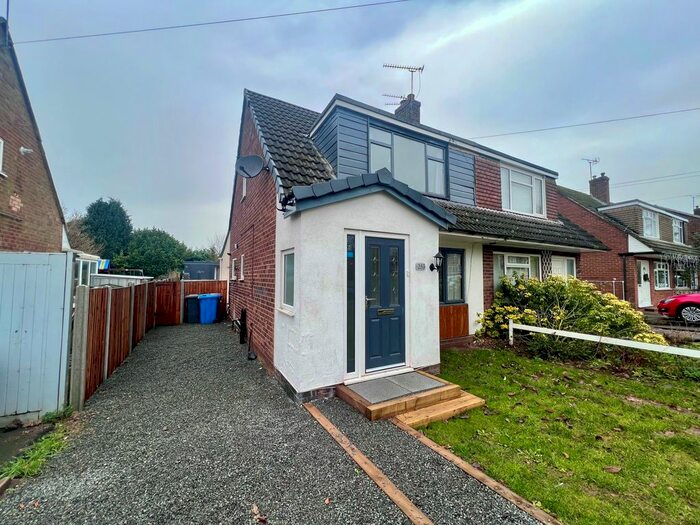 3 Bedroom Semi-Detached House To Rent In Birchover Way, Allestree, Derby, DE22