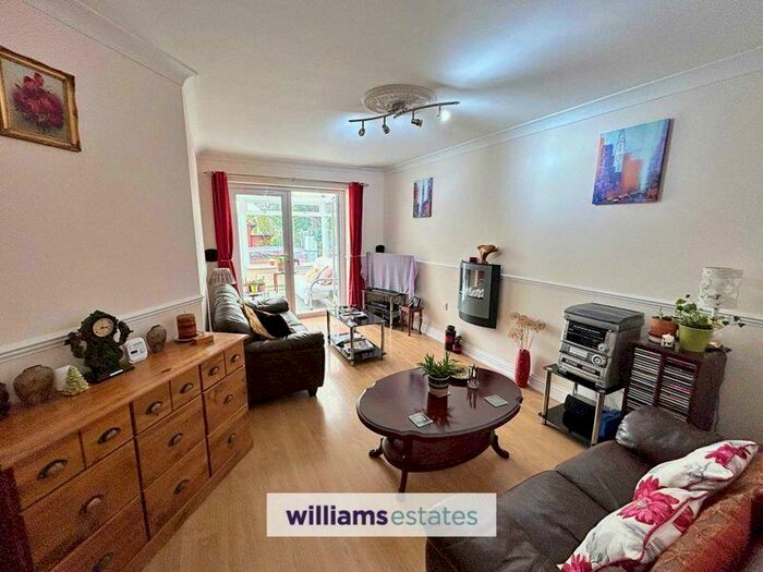 3 Bedroom Detached Bungalow For Sale In Abergele Road, Rhuddlan, LL18