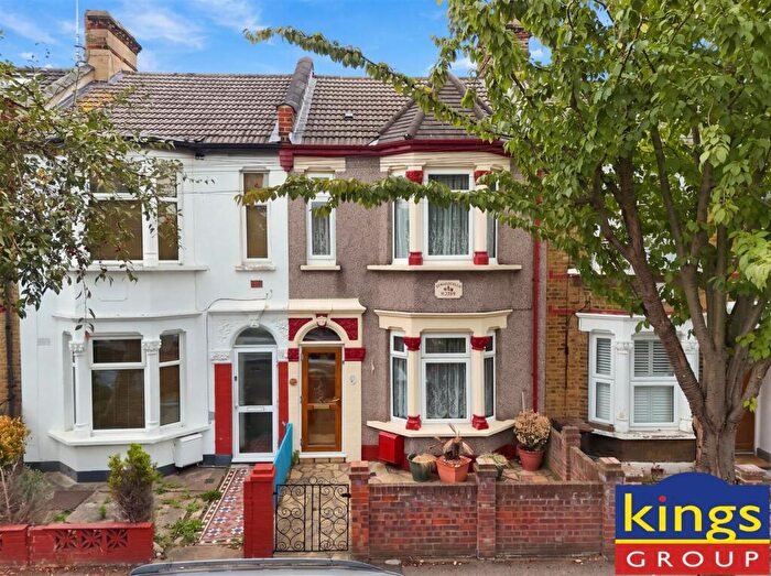 2 Bedroom Terraced House For Sale In Chelmsford Road, London, E17