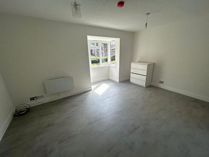 Flat For Sale In Farley Road, Gravesend, Kent, DA12