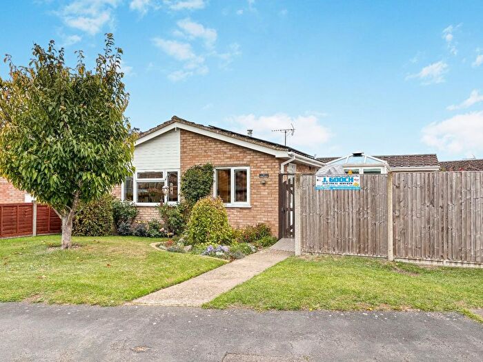 3 Bedroom Detached Bungalow For Sale In Archers Avenue, Feltwell, IP26
