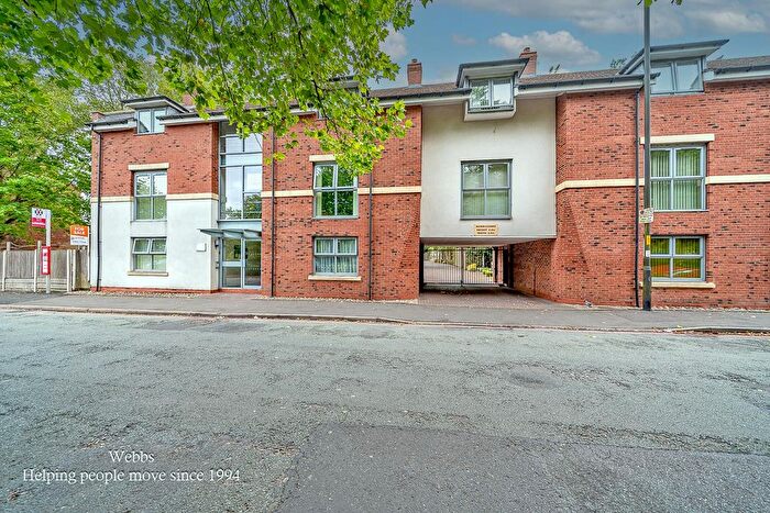 2 Bedroom Flat For Sale In Park Road, Bloxwich, Walsall, WS3