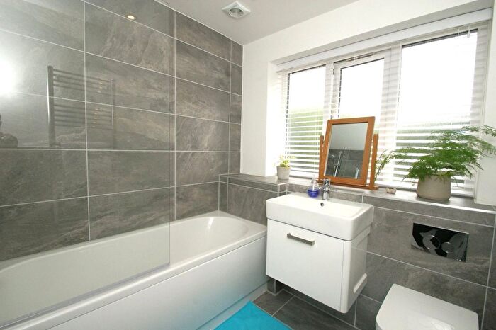 1 Bedroom Flat To Rent In Walkers Yard, Meanwood Road, Leeds, West Yorkshire, LS6