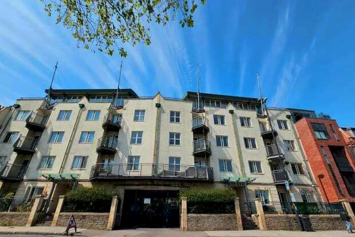 2 Bedroom Flat To Rent In Capital Edge, Bristol, BS8