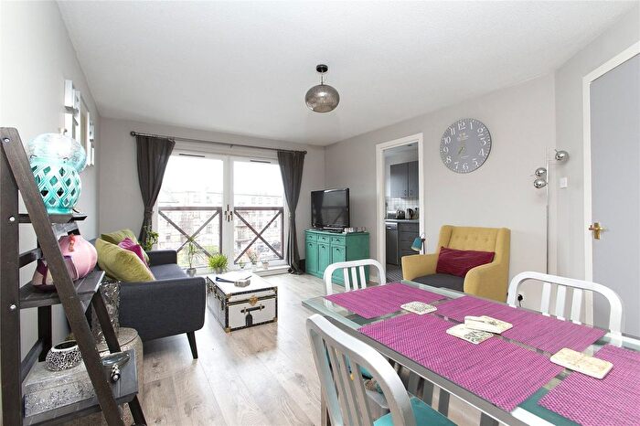 2 Bedroom Flat To Rent In Timber Bush, Edinburgh, EH6