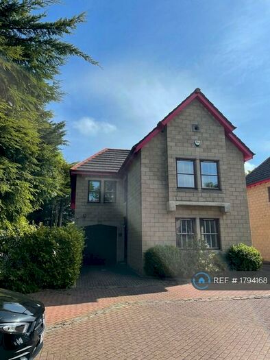 3 Bedroom Detached House To Rent In Cottage Green, Edinburgh, EH4