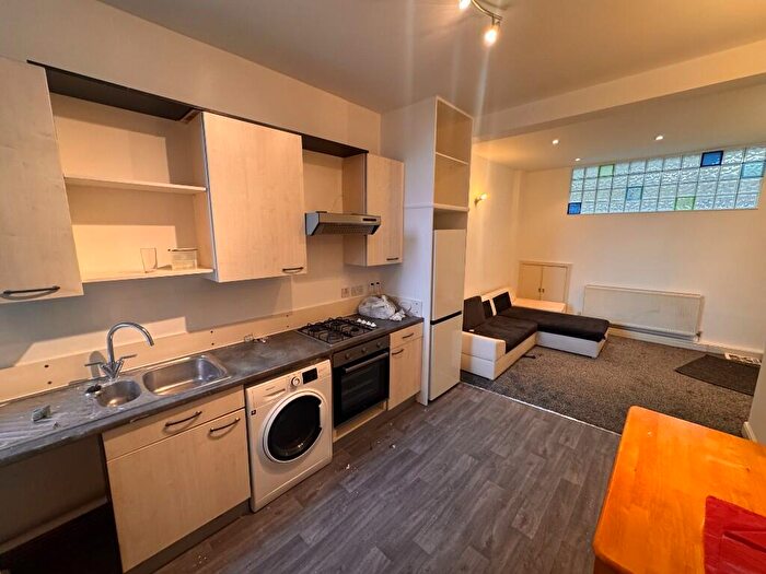 1 Bedroom Flat To Rent In High Road, Woodford Green, Essex, IG8
