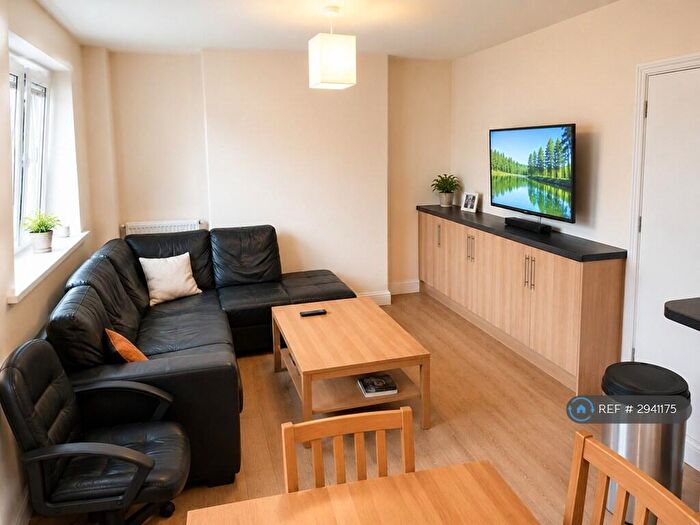 5 Bedroom Maisonette To Rent In Peter Hills House, London, SE16