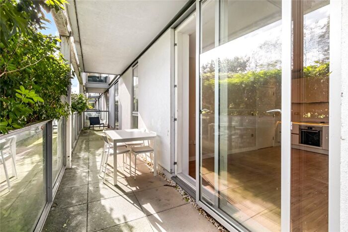 2 Bedroom Flat To Rent In Chadwell Lane, London, N8