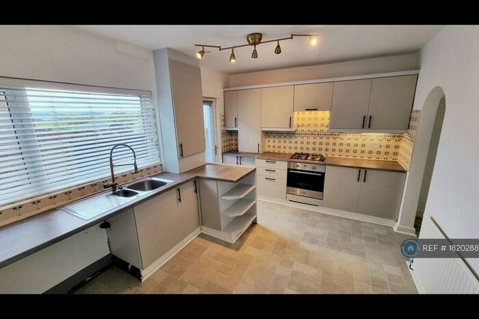 3 Bedroom End Of Terrace House To Rent In Chorley Road, Westhoughton, Bolton, BL5