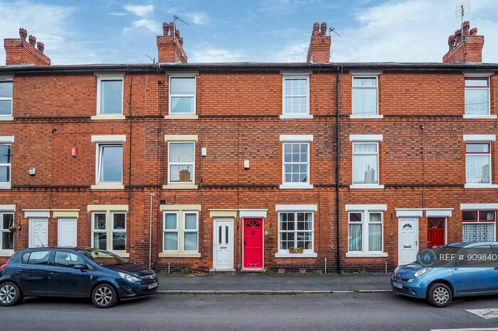 3 Bedroom Terraced House To Rent In Mundella Road, Nottingham, NG2