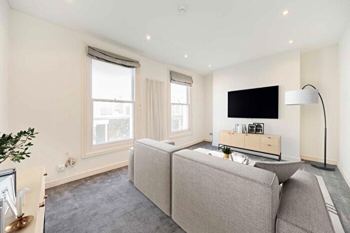 1 Bedroom Flat To Rent In Pembridge Road, Notting Hill, W11