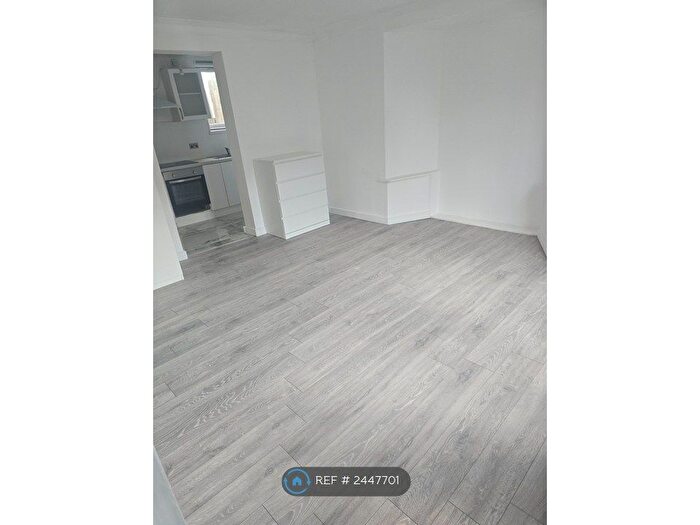 Studio To Rent In Acton, London, W3