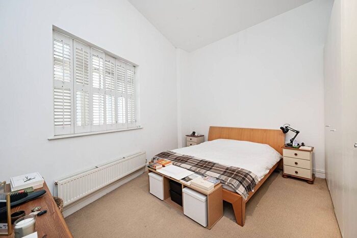 1 Bedroom Flat To Rent In Gowers Walk, Aldgate, London, E1