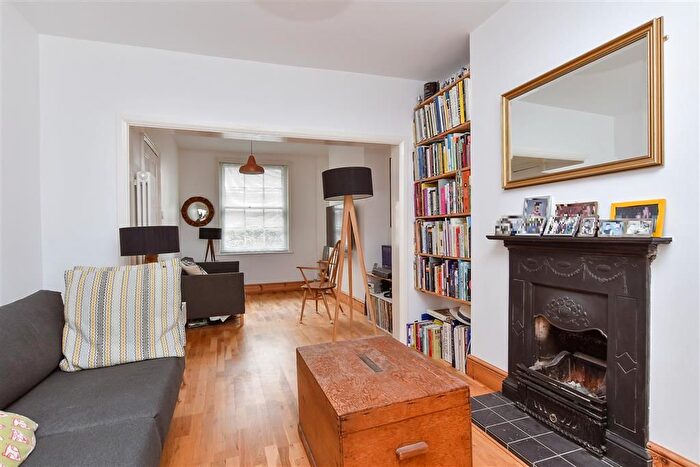 3 Bedroom Terraced House For Sale In North Gardens, Brighton, East Sussex, BN1