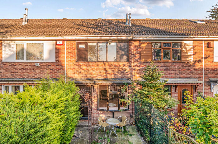 2 Bedroom Terraced House For Sale In Lawns Terrace, Leeds, West Yorkshire, LS12