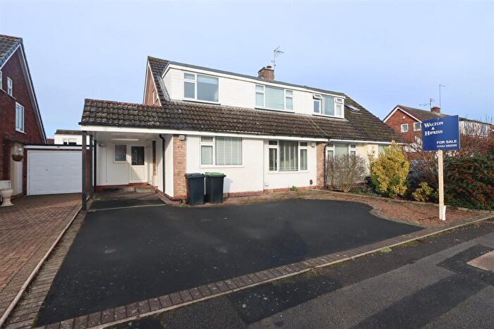 3 Bedroom House For Sale In Milestone Drive, Hagley, Stourbridge, DY9