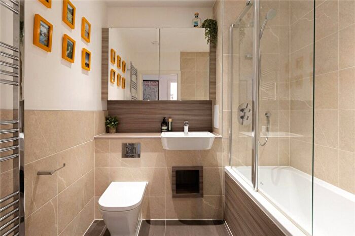 2 Bedroom Apartment For Sale In Nellie Cressall Way, Bow, London, E3