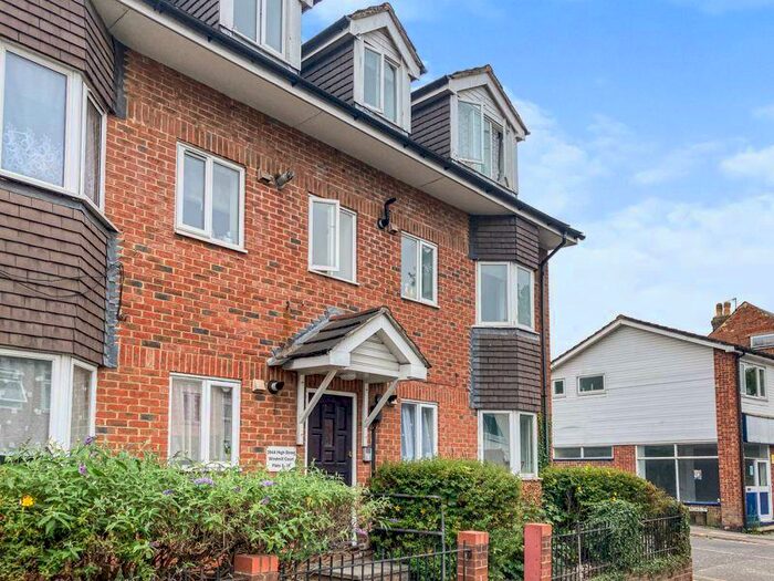 2 Bedroom Flat To Rent In Windmill Court, Aldershot, GU12