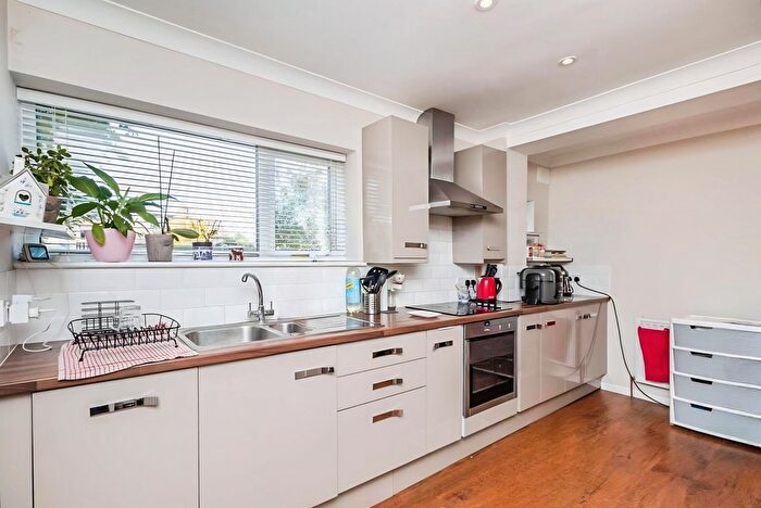 2 Bedroom Maisonette To Rent In Cambridge Road, Cambridge, CB21