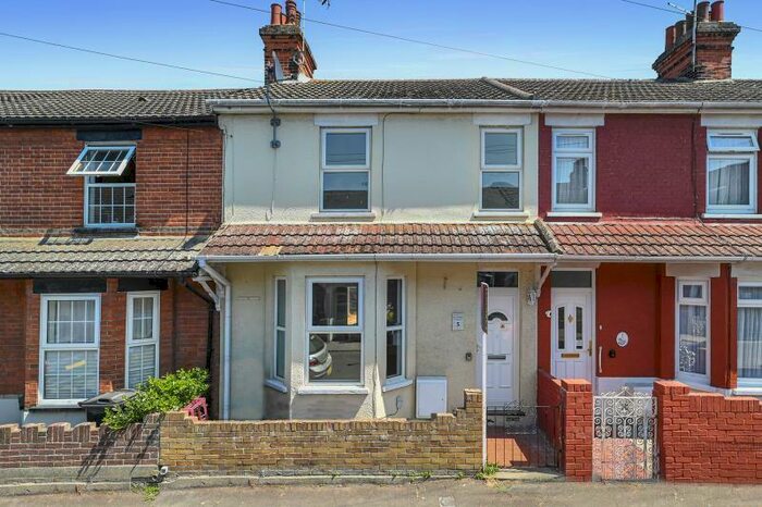 3 Bedroom Terraced House To Rent In Waddesdon Road, Dovercourt, CO12