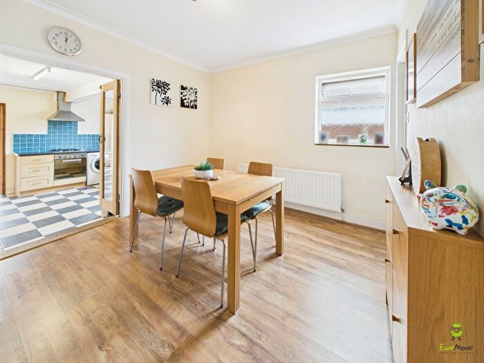3 Bedroom End Of Terrace House For Sale In Corbylands Road, Sidcup, Kent, DA15